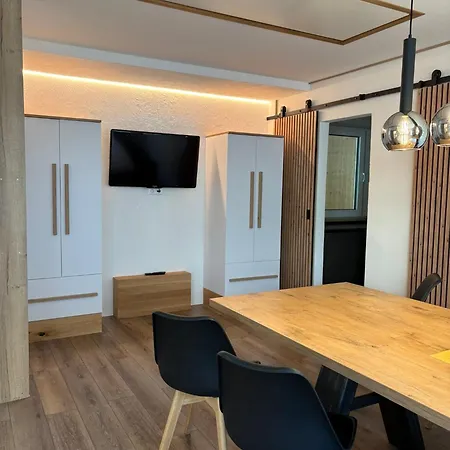 Apartment Stadlchalet Ried im Oberinntal