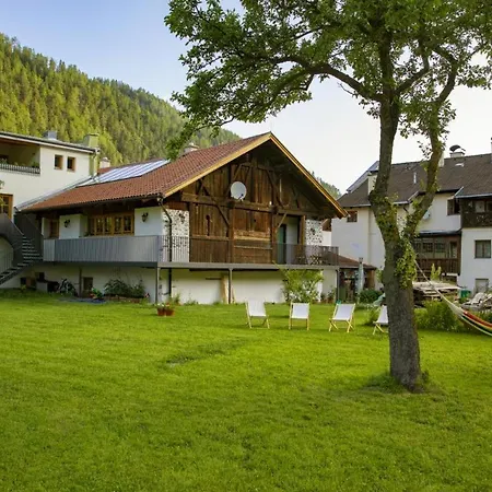 Stadlchalet Apartment Ried im Oberinntal